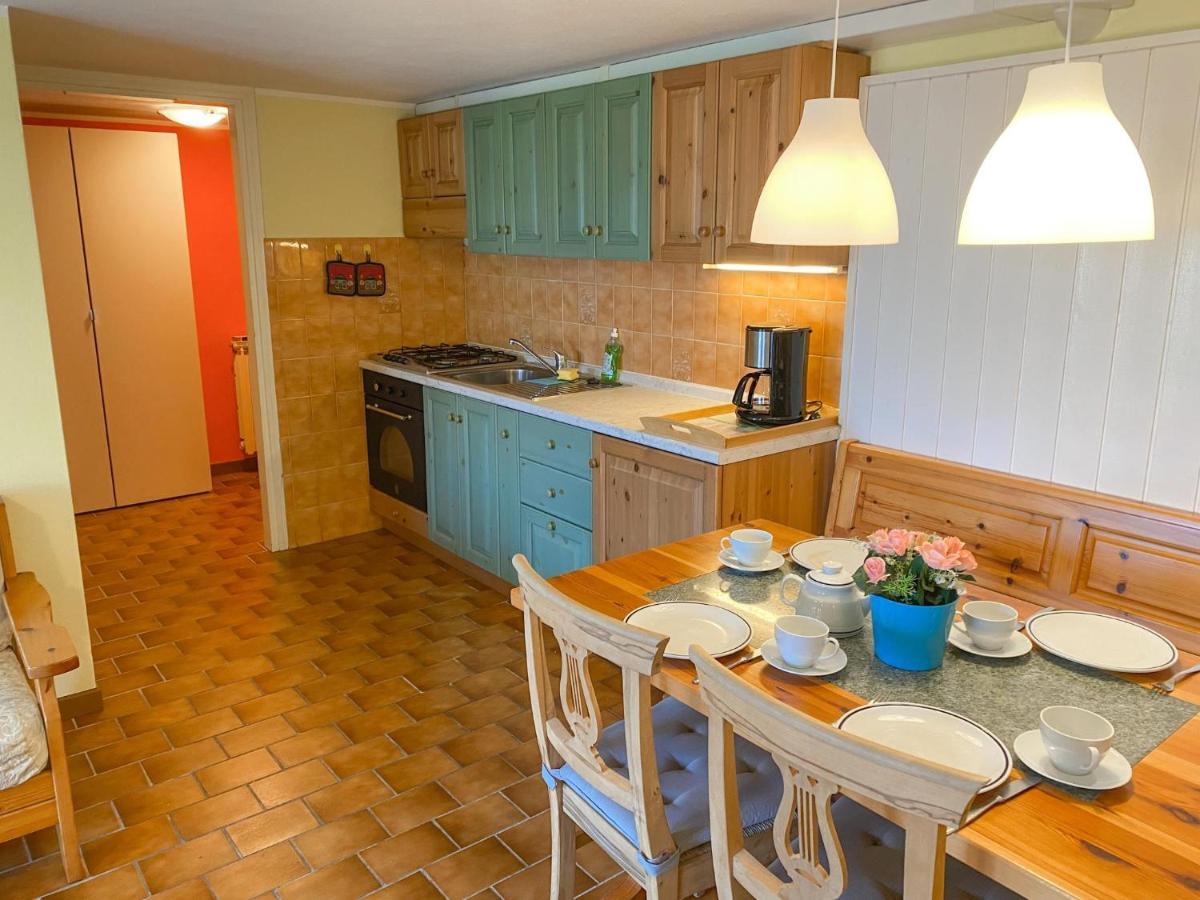 Bellavista A Garten Appartement Mit Pool Colico Kültér fotó