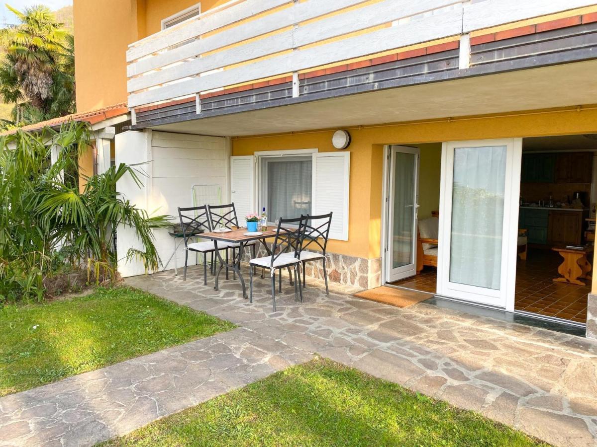 Bellavista A Garten Appartement Mit Pool Colico Kültér fotó
